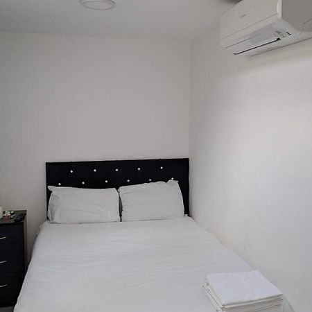 Cosy Rooms Ілфорд Екстер'єр фото